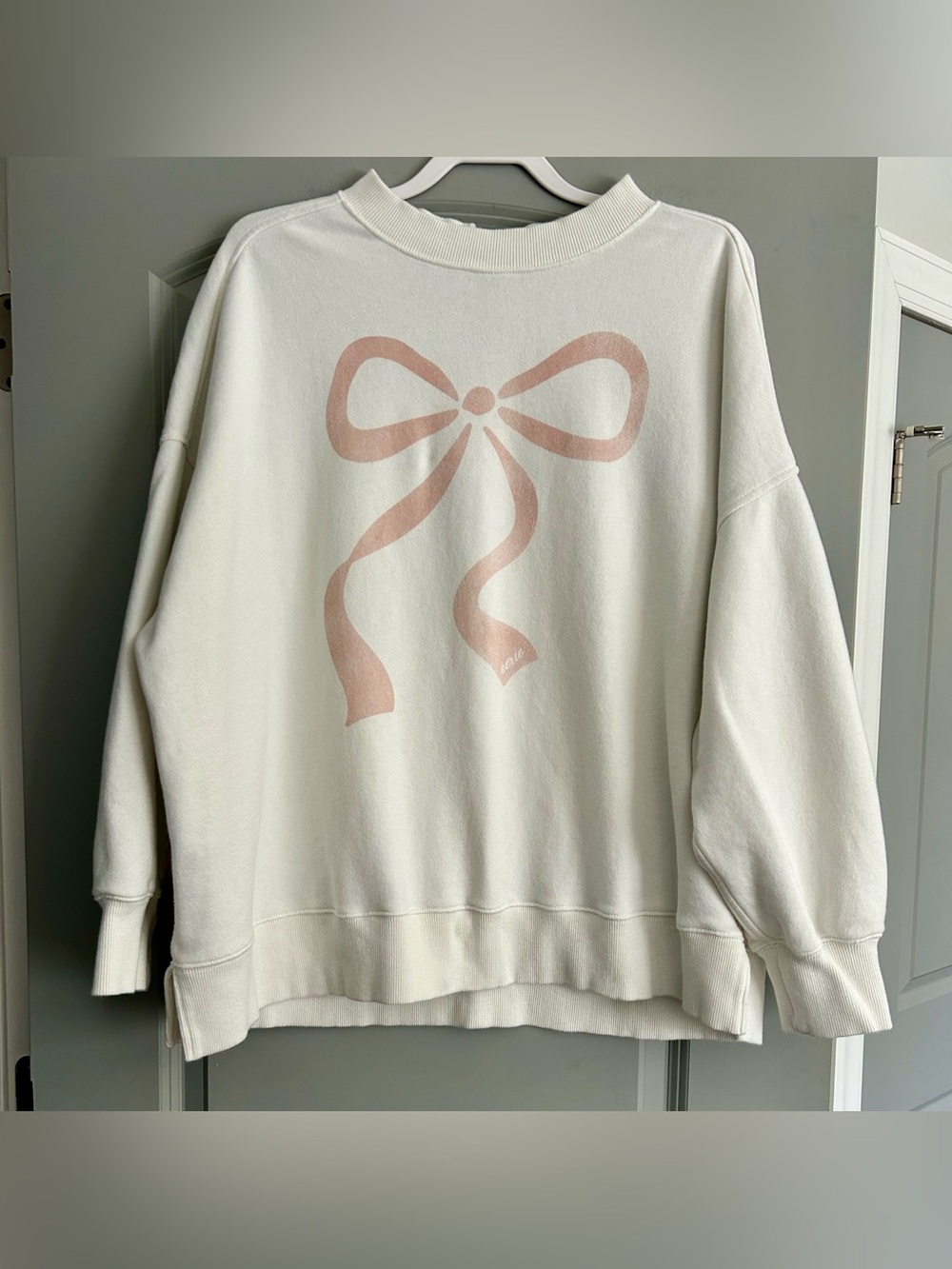 Aerie Oversized Cream Pink Bow Graphic Sweatshirt Size L - Picture 2 of 6